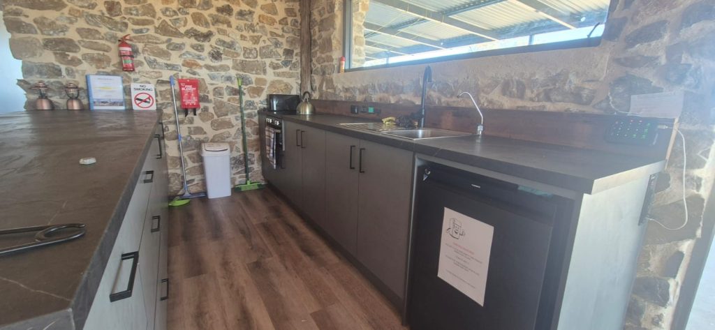 Coorong Apiaries Hillview Hut